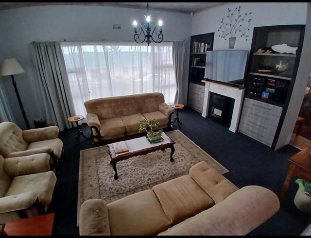 4 BEDROOM HOUSE FOR SALE IN STILBAAI-WES